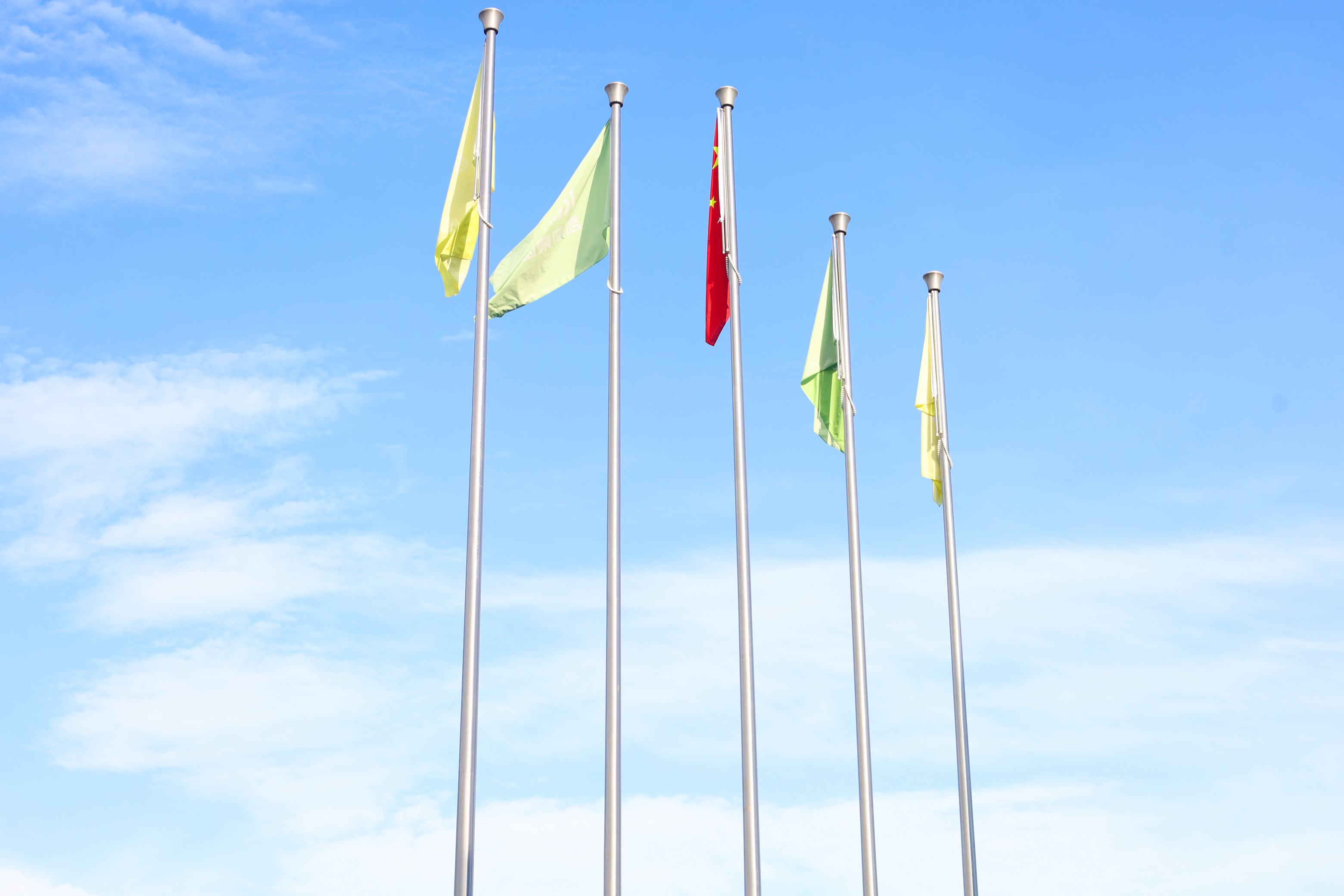 传承红色精神 谱写时代华章 | hth官网入口隆重举行升旗仪式