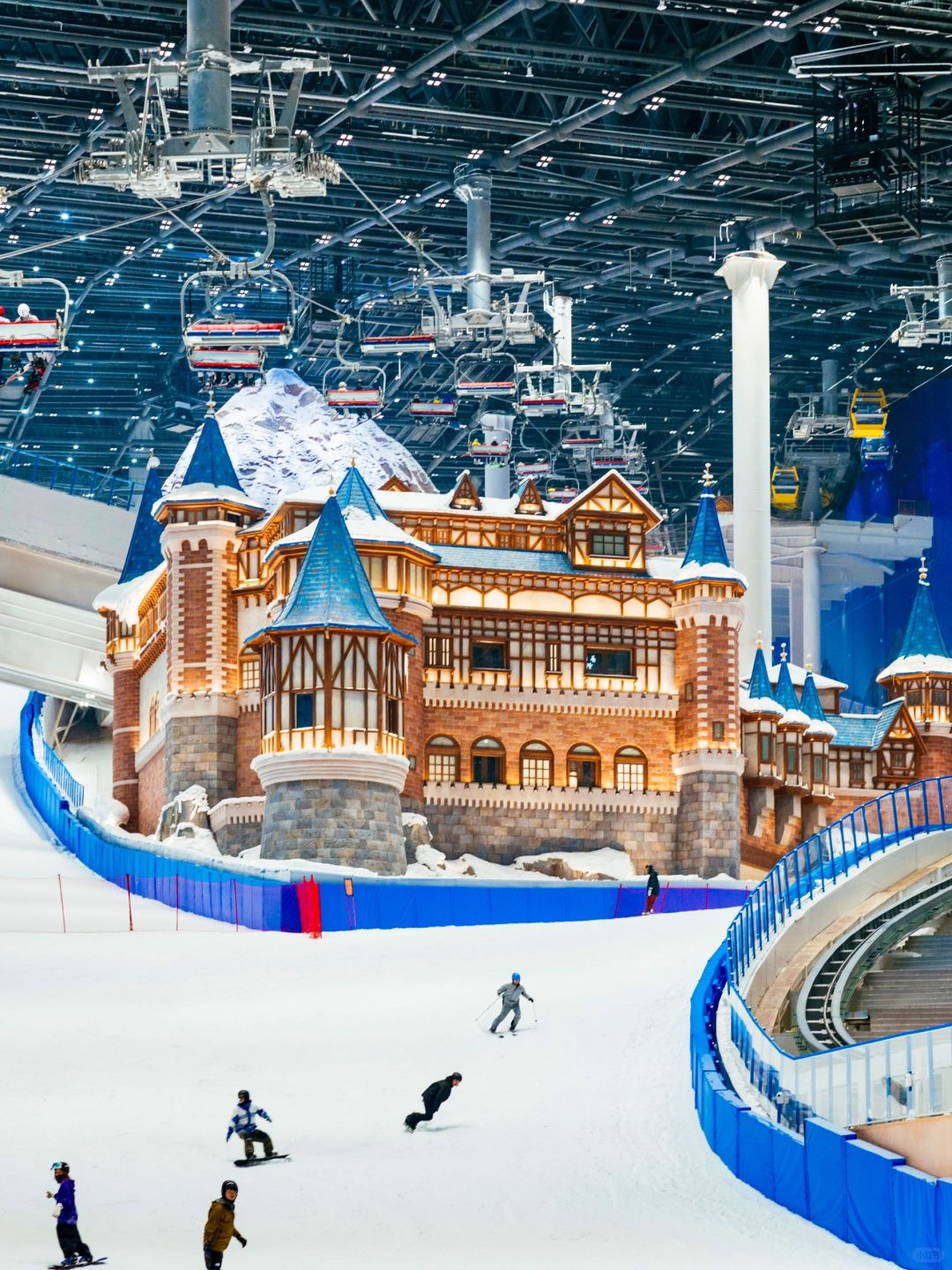 梦耀童年 浪漫雪域｜耀雪冰雪世界盛大开幕，hth联袂打造魔都度假胜地